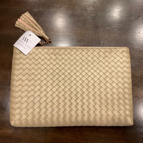 #949 964 NWT Virginia Wolf Metallic Gold Mimi woven Pouch Clutch - Picture 2 of 2